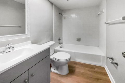 Townhouse in Tampa, Florida 2 bedrooms, 132.29 sq.m. № 1871012 - photo 9