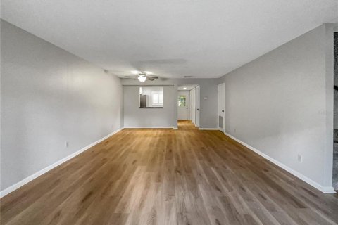 Townhouse in Tampa, Florida 2 bedrooms, 132.29 sq.m. № 1871012 - photo 7