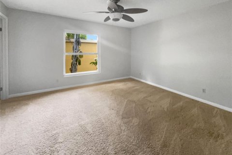 Townhouse in Tampa, Florida 2 bedrooms, 132.29 sq.m. № 1871012 - photo 8