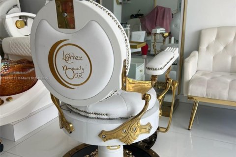 Propiedad comercial en venta en Miami, Florida № 1943217 - foto 13