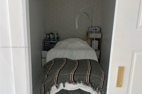 Propiedad comercial en venta en Miami, Florida № 1943217 - foto 14