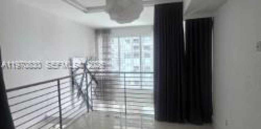 Condo in Miami, Florida, 1 bedroom  № 2031469