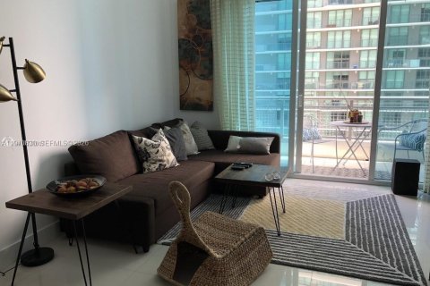 Condo in Miami, Florida, 1 bedroom  № 2031469 - photo 7