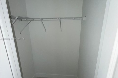 Villa ou maison à louer à Miramar, Floride: 3 chambres, 190.17 m2 № 1982283 - photo 11