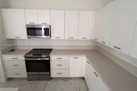 Villa ou maison à louer à Miramar, Floride: 3 chambres, 190.17 m2 № 1982283 - photo 7