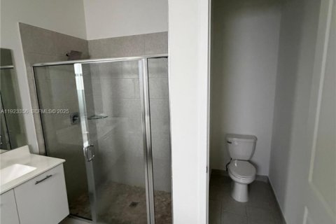 Villa ou maison à louer à Miramar, Floride: 3 chambres, 190.17 m2 № 1982283 - photo 17