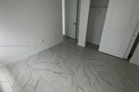 Villa ou maison à louer à Miramar, Floride: 3 chambres, 190.17 m2 № 1982283 - photo 10