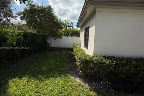 Villa ou maison à louer à Miramar, Floride: 3 chambres, 190.17 m2 № 1982283 - photo 28