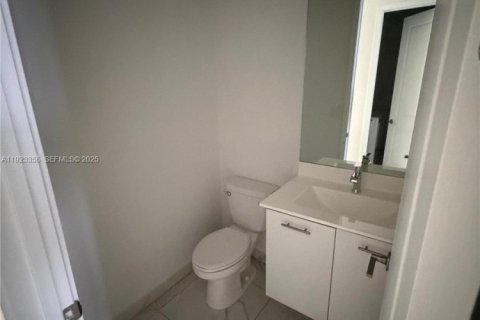 Villa ou maison à louer à Miramar, Floride: 3 chambres, 190.17 m2 № 1982283 - photo 15