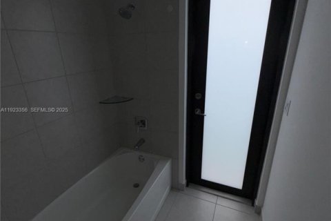 Villa ou maison à louer à Miramar, Floride: 3 chambres, 190.17 m2 № 1982283 - photo 12