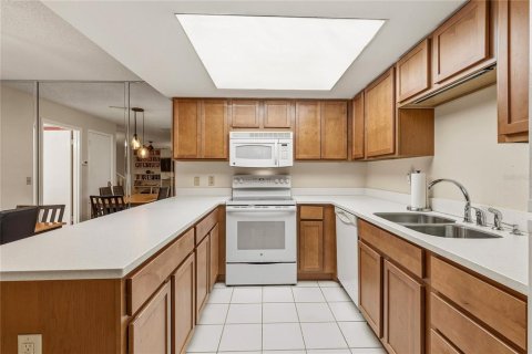 Touwnhouse à vendre à New Smyrna Beach, Floride: 2 chambres, 110.37 m2 № 2399460 - photo 16