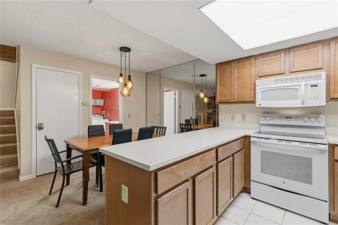 Touwnhouse à vendre à New Smyrna Beach, Floride: 2 chambres, 110.37 m2 № 2399460 - photo 14