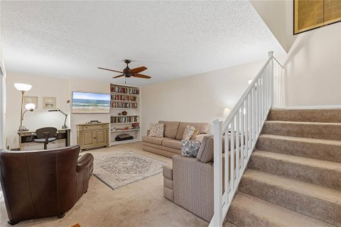 Touwnhouse à vendre à New Smyrna Beach, Floride: 2 chambres, 110.37 m2 № 2399460 - photo 6