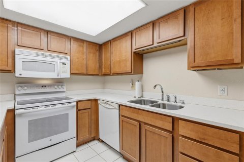 Touwnhouse à vendre à New Smyrna Beach, Floride: 2 chambres, 110.37 m2 № 2399460 - photo 15