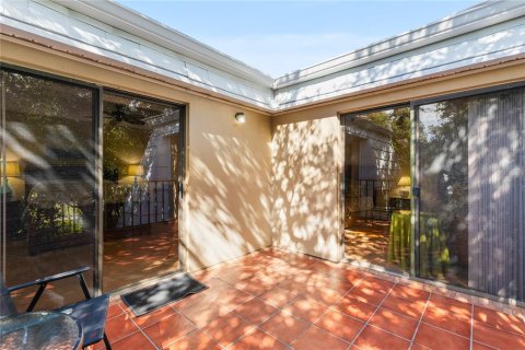 Touwnhouse à vendre à New Smyrna Beach, Floride: 2 chambres, 110.37 m2 № 2399460 - photo 30