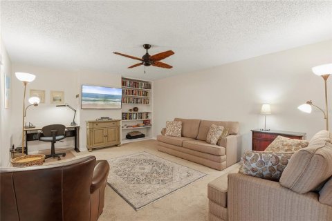 Touwnhouse à vendre à New Smyrna Beach, Floride: 2 chambres, 110.37 m2 № 2399460 - photo 8