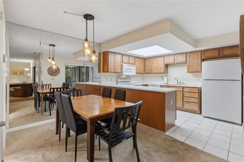 Touwnhouse à vendre à New Smyrna Beach, Floride: 2 chambres, 110.37 m2 № 2399460 - photo 12