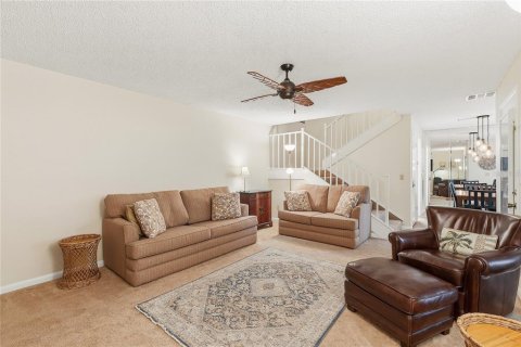 Touwnhouse à vendre à New Smyrna Beach, Floride: 2 chambres, 110.37 m2 № 2399460 - photo 7