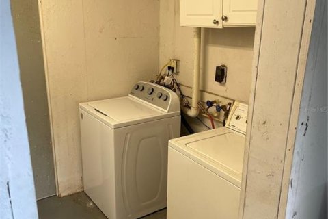 Propiedad comercial en venta en Eustis, Florida, 5 dormitorios, 230.12 m2 № 2198144 - foto 9