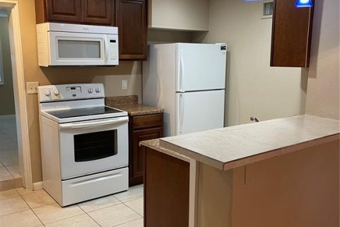 Propiedad comercial en venta en Eustis, Florida, 5 dormitorios, 230.12 m2 № 2198144 - foto 4