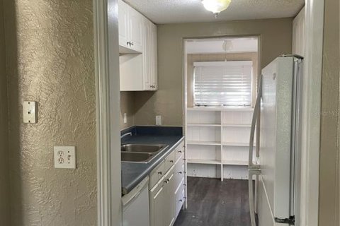Propiedad comercial en venta en Eustis, Florida, 5 dormitorios, 230.12 m2 № 2198144 - foto 13