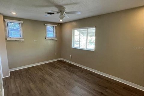Propiedad comercial en venta en Eustis, Florida, 5 dormitorios, 230.12 m2 № 2198144 - foto 14