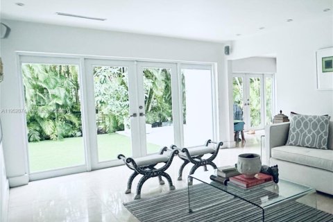 Casa en alquiler en Coral Gables, Florida, 4 dormitorios, 187.01 m2 № 2007819 - foto 11