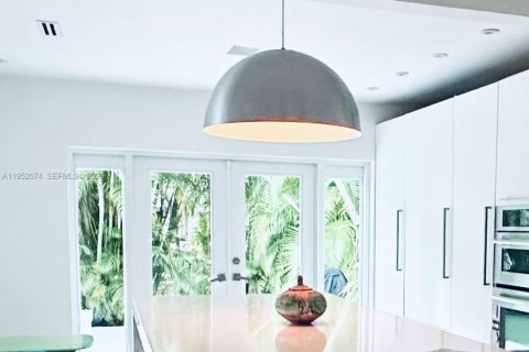 Casa en Coral Gables, Florida 4 dormitorios, 187.01 m2 № 2007819