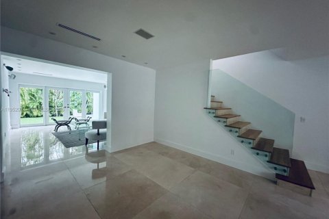 Casa en alquiler en Coral Gables, Florida, 4 dormitorios, 187.01 m2 № 2007819 - foto 13