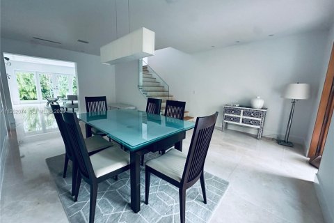 Casa en alquiler en Coral Gables, Florida, 4 dormitorios, 187.01 m2 № 2007819 - foto 12