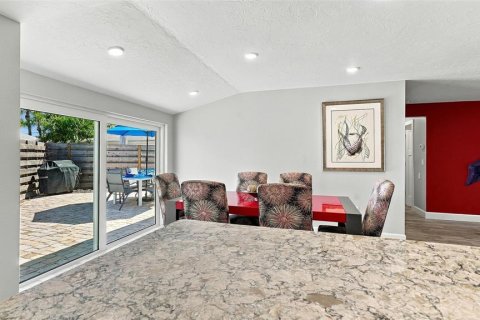 Villa ou maison à vendre à Sarasota, Floride: 3 chambres, 152.36 m2 № 2431009 - photo 25