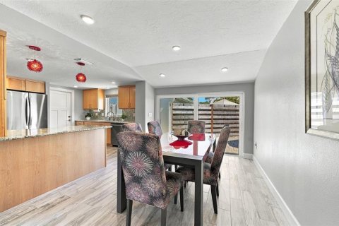 Villa ou maison à vendre à Sarasota, Floride: 3 chambres, 152.36 m2 № 2431009 - photo 14