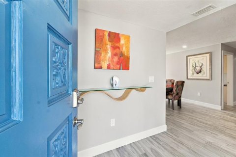 Villa ou maison à vendre à Sarasota, Floride: 3 chambres, 152.36 m2 № 2431009 - photo 8