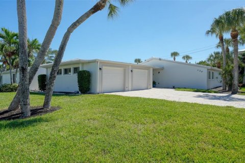 Villa ou maison à vendre à Sarasota, Floride: 3 chambres, 152.36 m2 № 2431009 - photo 4