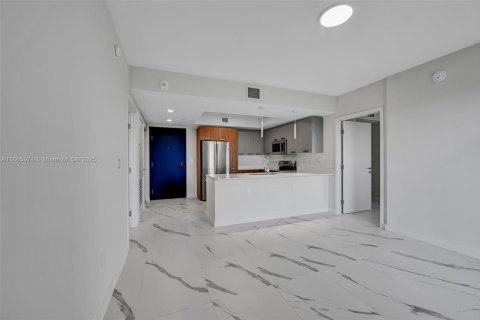 Apartment in North Miami, Florida 2 bedrooms, 83.7 sq.m. № 1927380 - photo 3