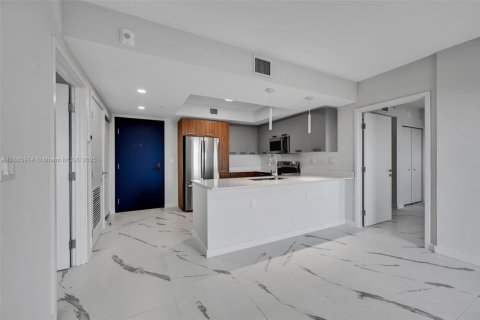 Apartment in North Miami, Florida 2 bedrooms, 83.7 sq.m. № 1927380 - photo 4