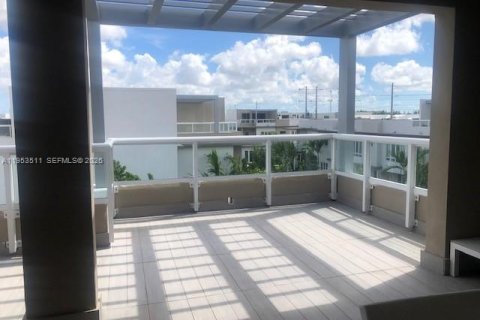 Adosado en alquiler en Miami, Florida, 3 dormitorios, 241.45 m2 № 2007888 - foto 13