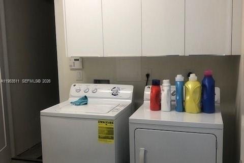 Adosado en alquiler en Miami, Florida, 3 dormitorios, 241.45 m2 № 2007888 - foto 11