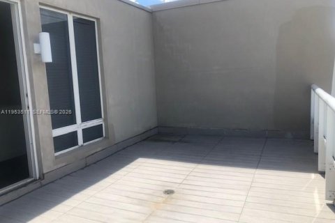 Adosado en alquiler en Miami, Florida, 3 dormitorios, 241.45 m2 № 2007888 - foto 12