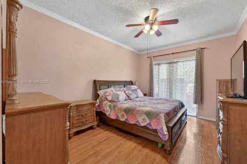 Casa en venta en Homestead, Florida, 4 dormitorios, 191.38 m2 № 2047143 - foto 9