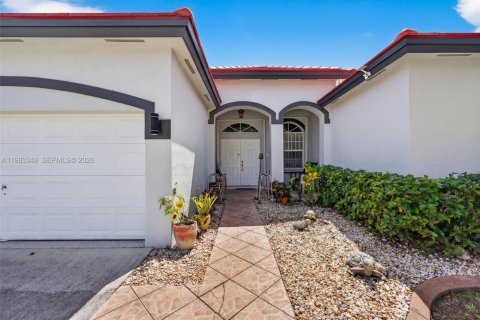 Casa en venta en Homestead, Florida, 4 dormitorios, 191.38 m2 № 2047143 - foto 4