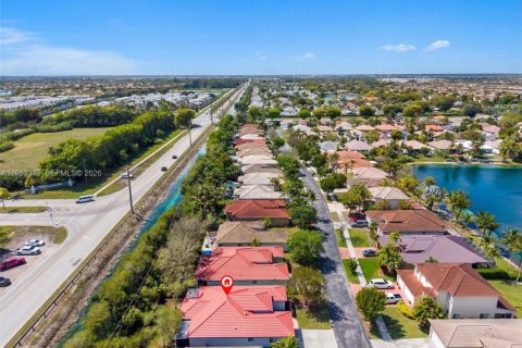 Casa en venta en Homestead, Florida, 4 dormitorios, 191.38 m2 № 2047143 - foto 30