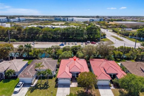 Casa en venta en Homestead, Florida, 4 dormitorios, 191.38 m2 № 2047143 - foto 27