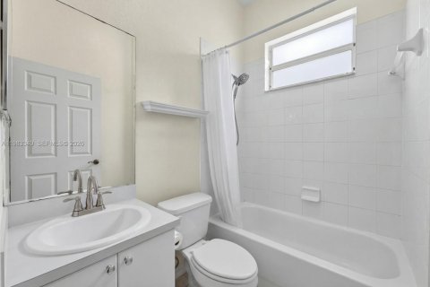 Casa en venta en Homestead, Florida, 4 dormitorios, 191.38 m2 № 2047143 - foto 14