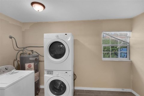Casa en venta en Polk City, Florida, 4 dormitorios, 110.74 m2 № 1911191 - foto 15