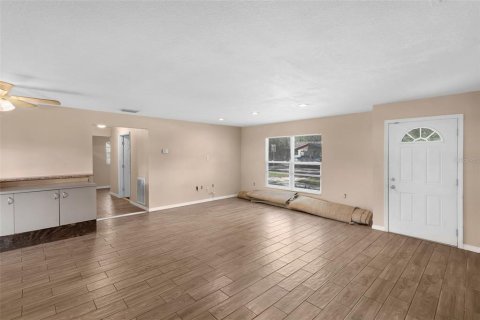Casa en venta en Polk City, Florida, 4 dormitorios, 110.74 m2 № 1911191 - foto 5