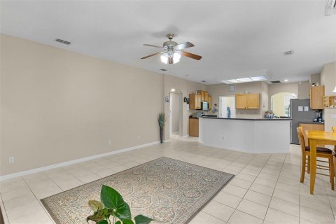 Casa en venta en Clermont, Florida, 4 dormitorios, 227.98 m2 № 2285079 - foto 18