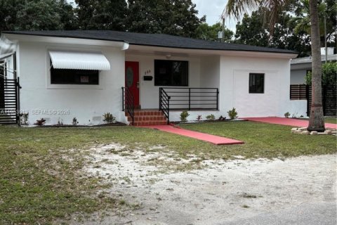 House in Miami, Florida 4 bedrooms, 156.26 sq.m. № 2009313 - photo 3