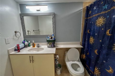 Condo in Miami, Florida, 1 bedroom № 1923813 - photo 9