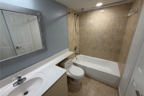 Condo in Miami, Florida, 1 bedroom № 1923813 - photo 14